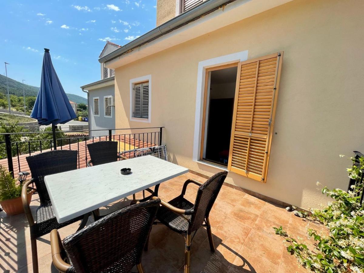 Lovro #1 & #2 Apartments Cres Bagian luar foto