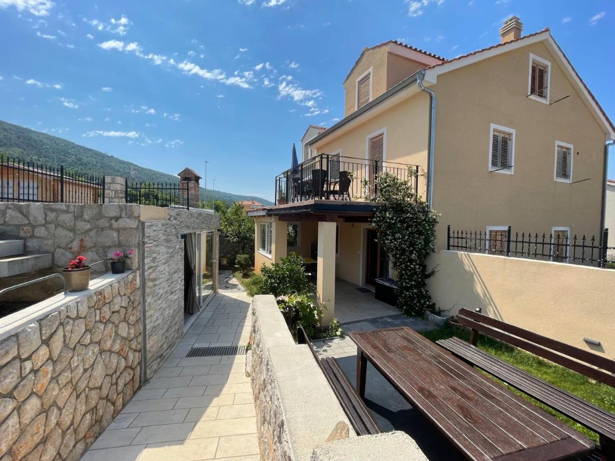 Lovro #1 & #2 Apartments Cres Bagian luar foto