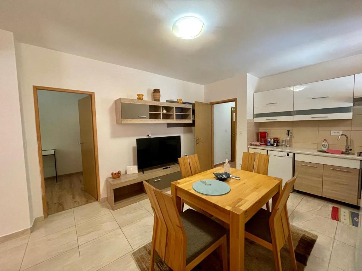 Lovro #1 & #2 Apartments Cres Bagian luar foto