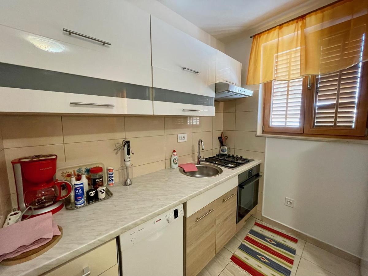 Lovro #1 & #2 Apartments Cres Bagian luar foto