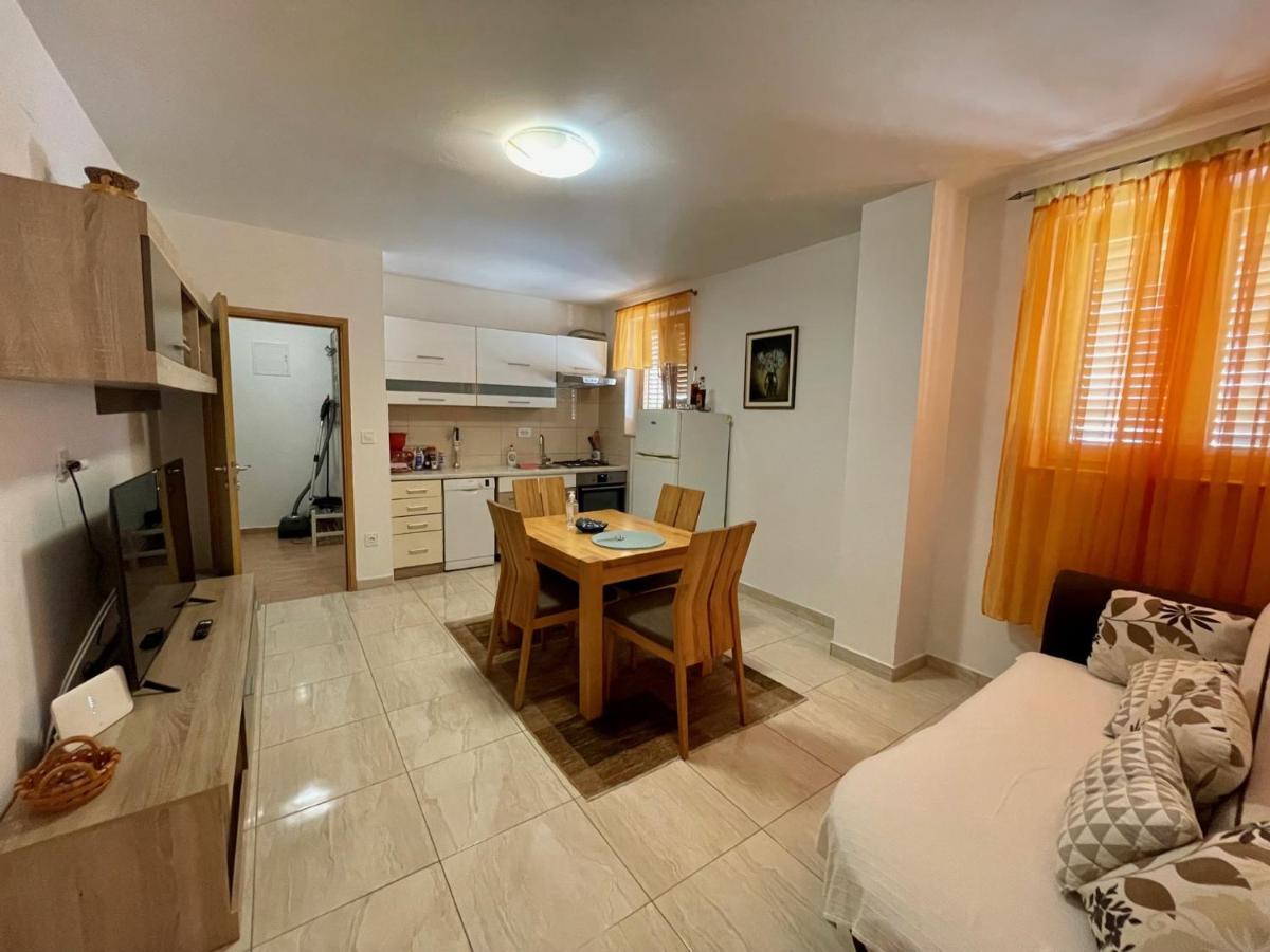 Lovro #1 & #2 Apartments Cres Bagian luar foto