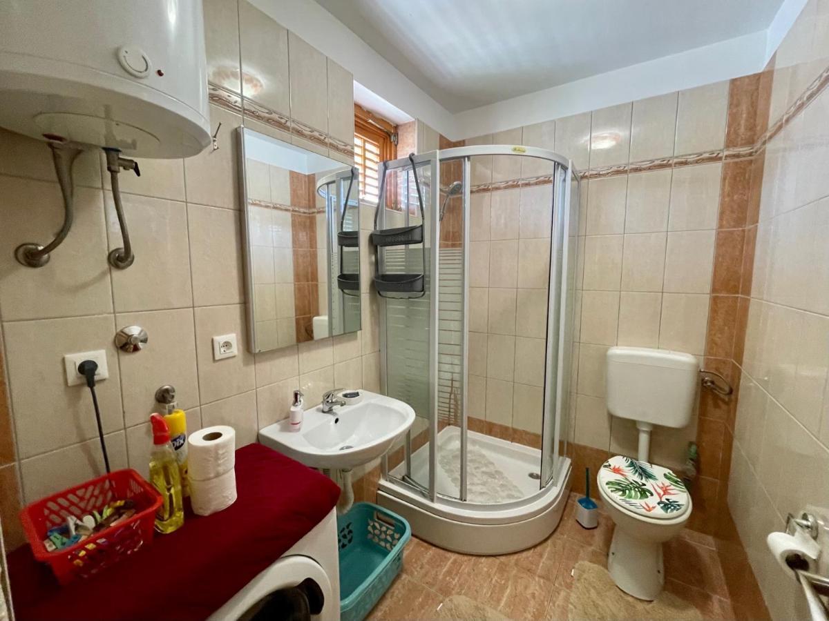 Lovro #1 & #2 Apartments Cres Bagian luar foto