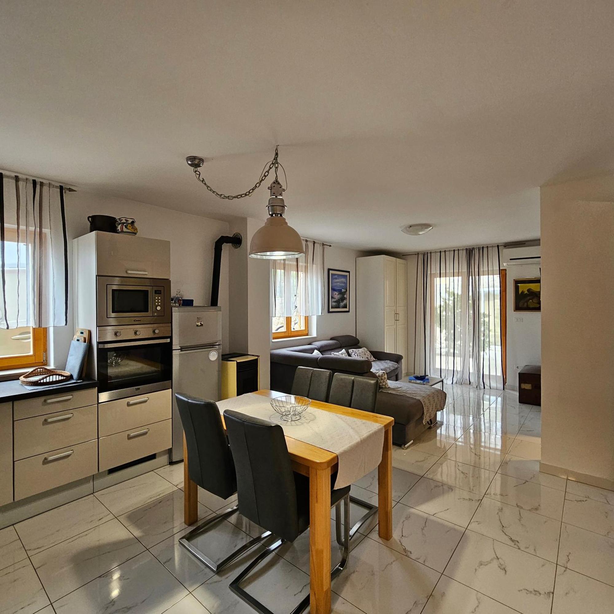 Lovro #1 & #2 Apartments Cres Bagian luar foto